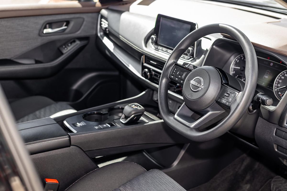 2024 Nissan X-TRAIL ST T33