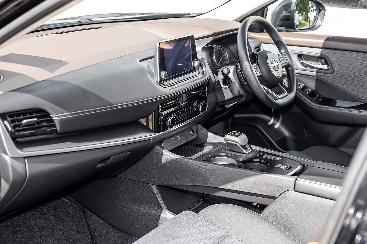 2024 Nissan X-TRAIL ST T33