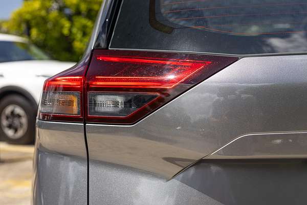 2024 Nissan X-TRAIL ST T33