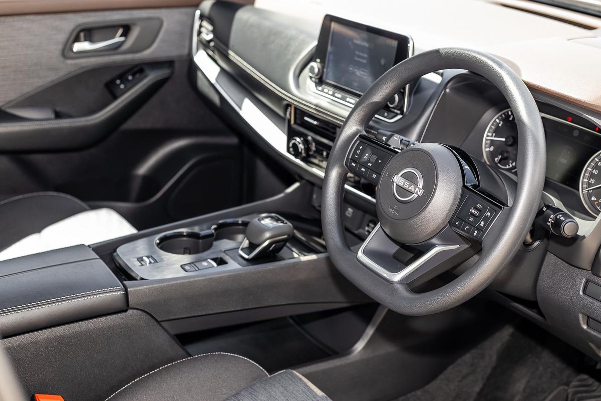 2024 Nissan X-TRAIL ST T33
