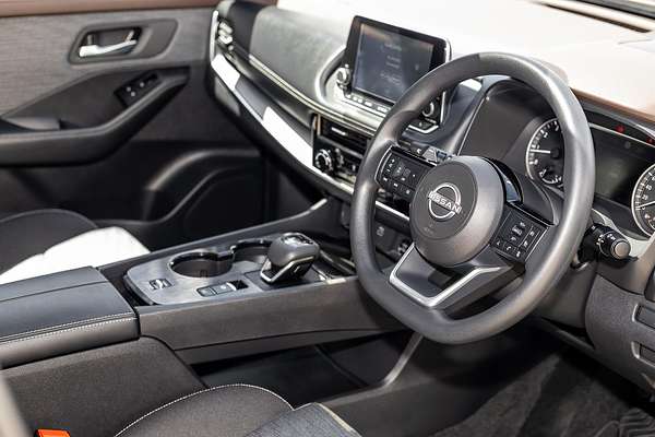 2024 Nissan X-TRAIL ST T33