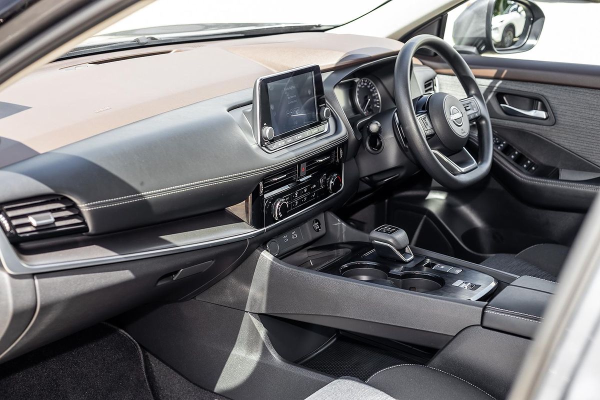 2024 Nissan X-TRAIL ST T33