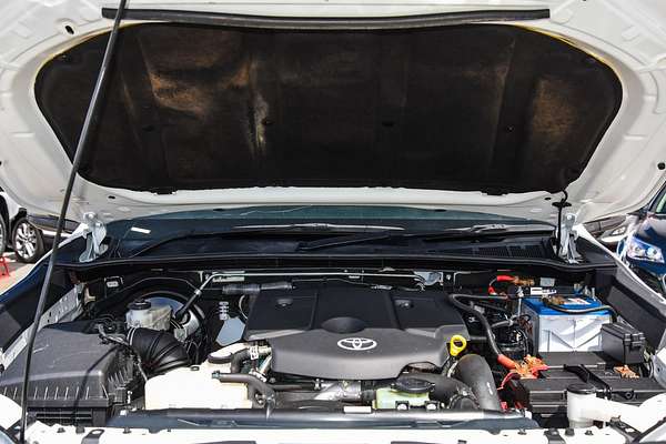 2018 Toyota Hilux SR GUN126R 4X4