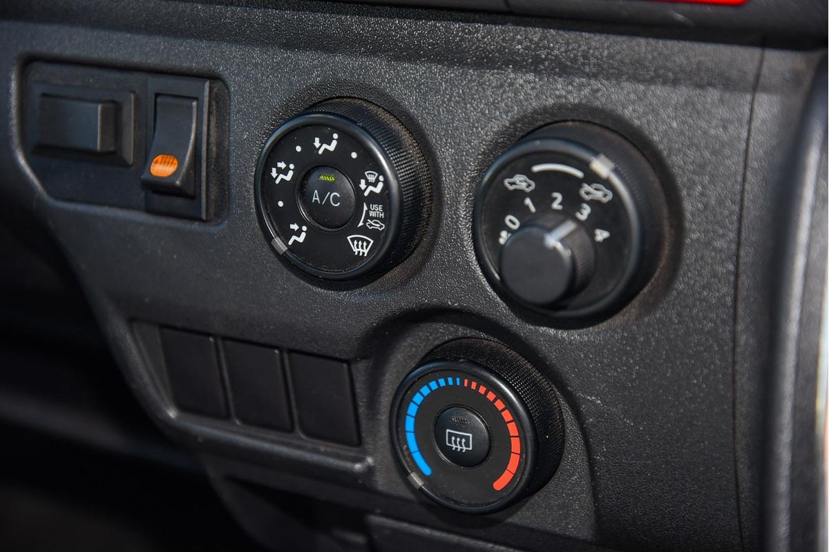 2016 Toyota Hiace KDH201R LWB