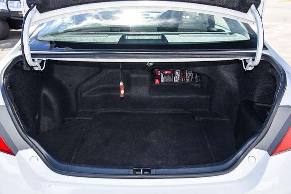 2016 Toyota Camry Altise AVV50R