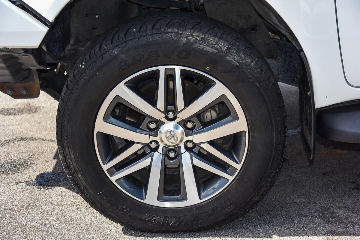 2019 Toyota Hilux SR5 GUN126R 4X4