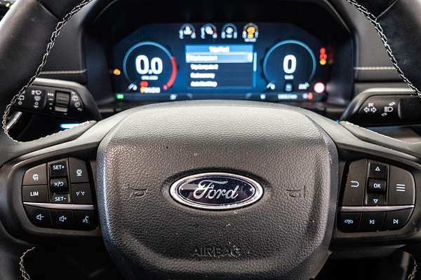 2024 Ford Everest Platinum