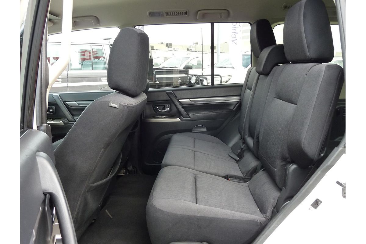 2018 Mitsubishi Pajero GLX NX
