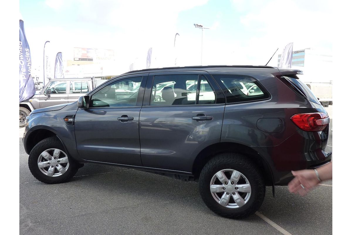 2017 Ford Everest Ambiente UA