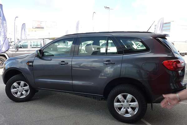 2017 Ford Everest Ambiente UA