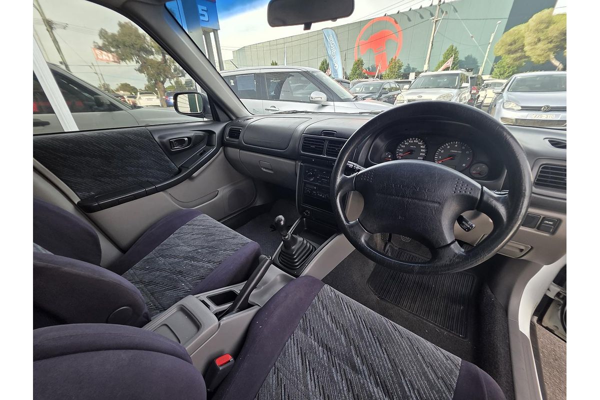 2000 Subaru Forester GX 79V