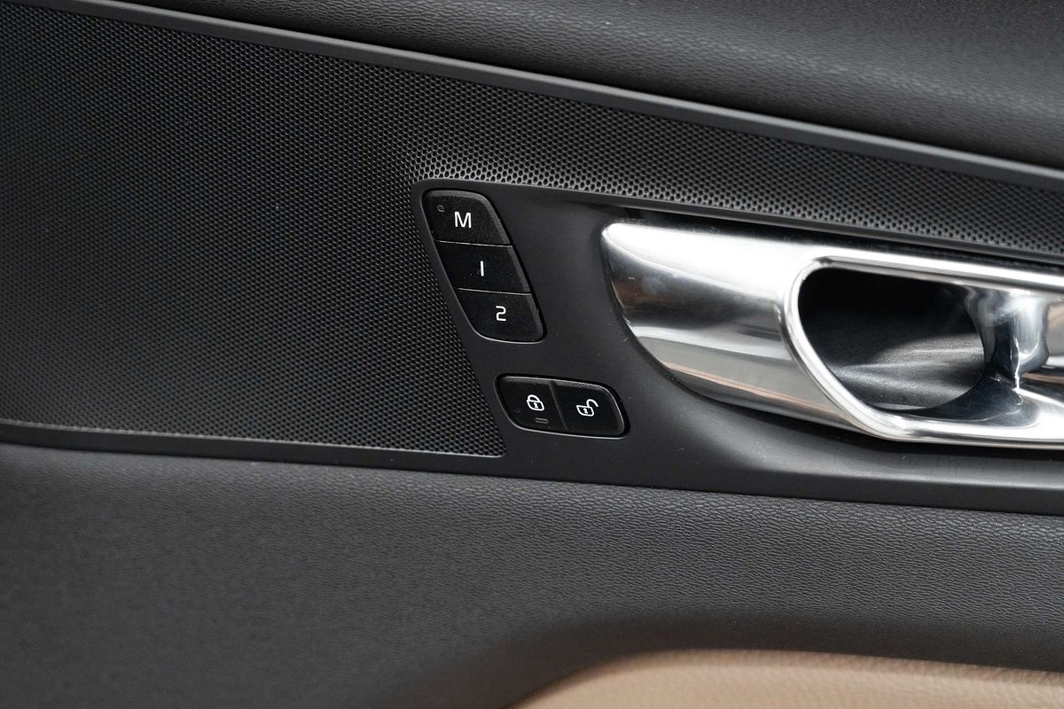 2019 Volvo XC60 T5 Inscription