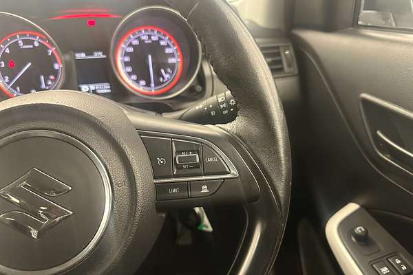 2017 Suzuki Swift GL Navigator Safety Pack AZ