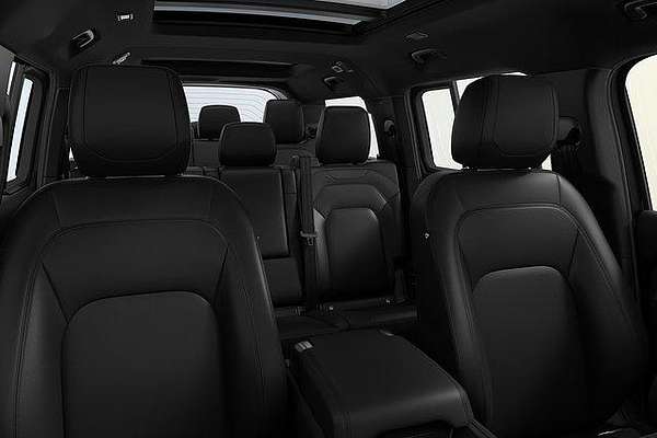 2025 Land Rover Defender 130 D350 X-Dynamic SE L663