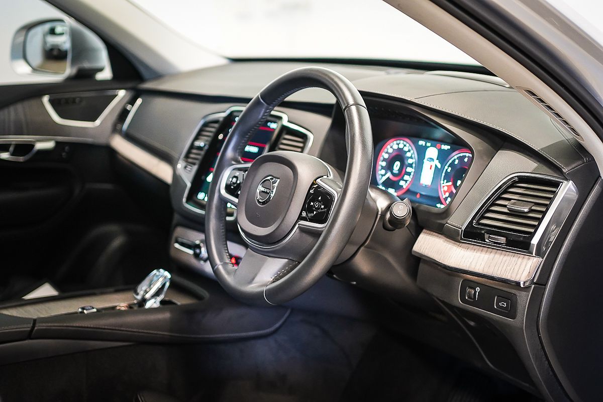 2021 Volvo XC90 B6 Inscription
