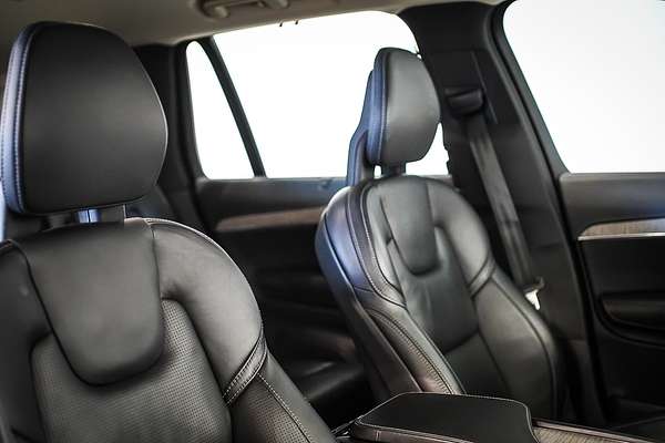 2021 Volvo XC90 B6 Inscription