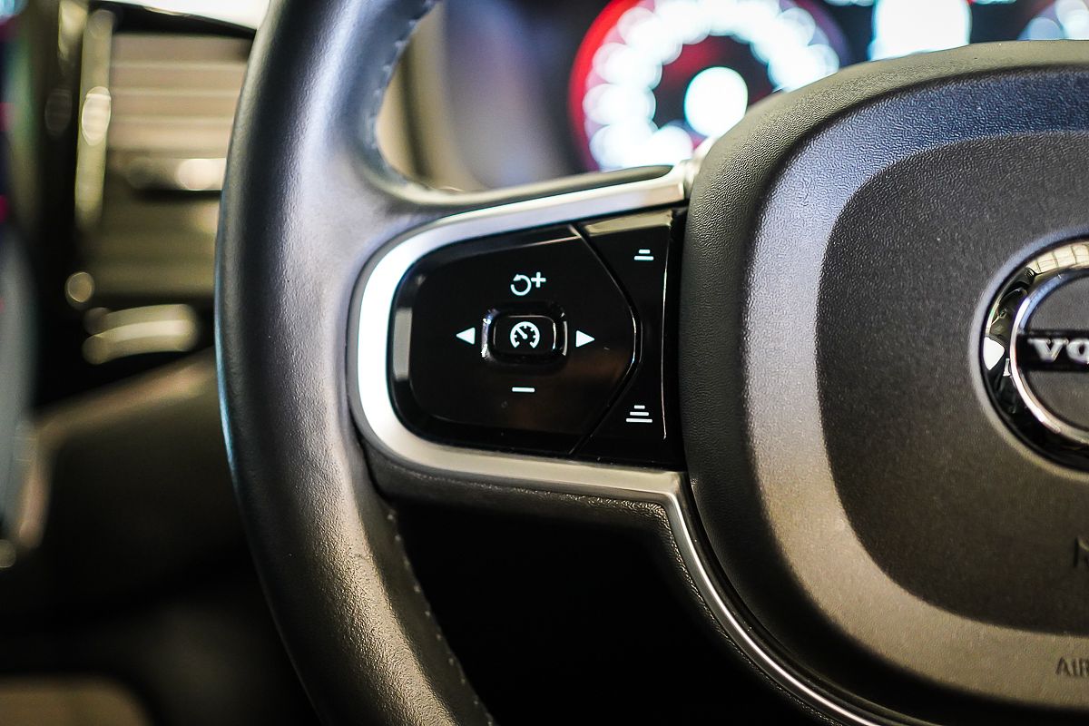 2021 Volvo XC90 B6 Inscription