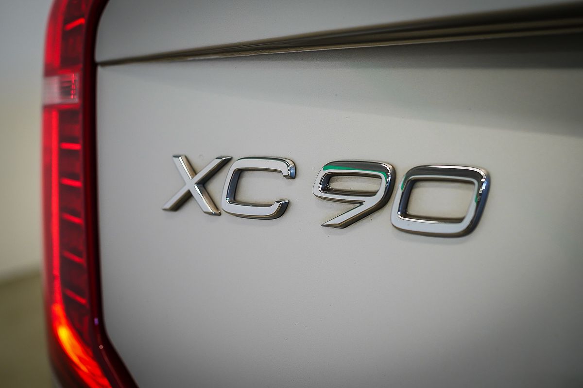 2021 Volvo XC90 B6 Inscription