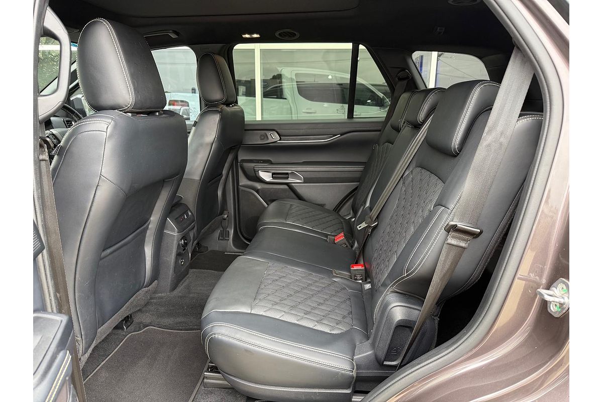 2023 Ford Everest Platinum