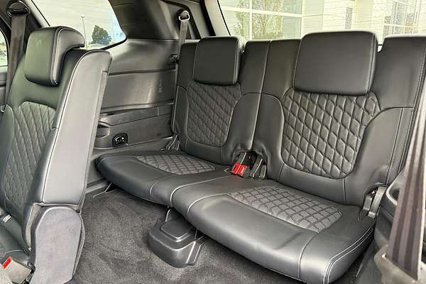2023 Ford Everest Platinum