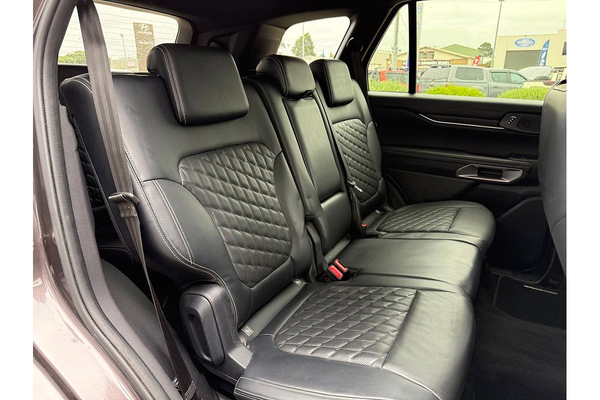 2023 Ford Everest Platinum