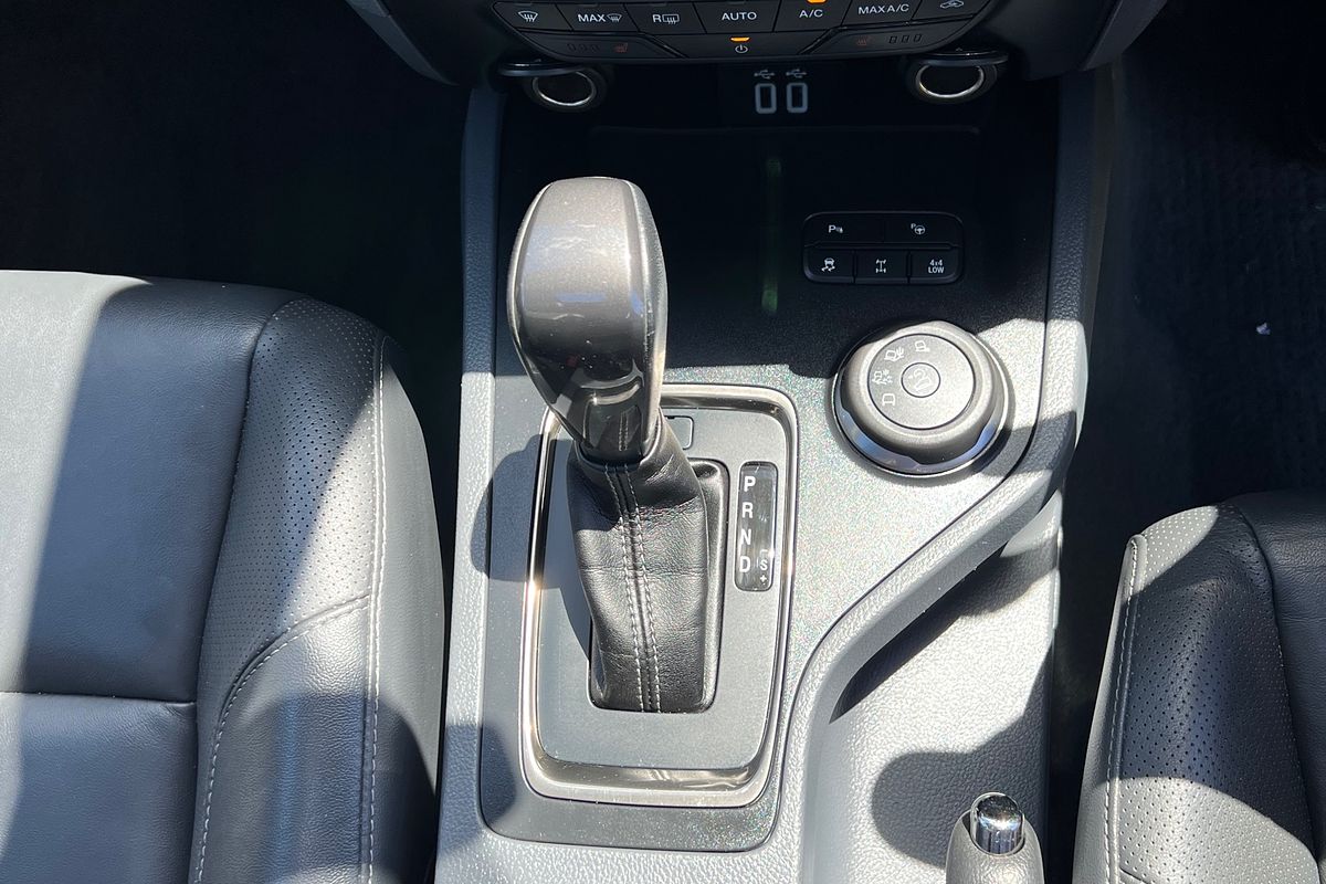 2017 Ford Everest Titanium UA