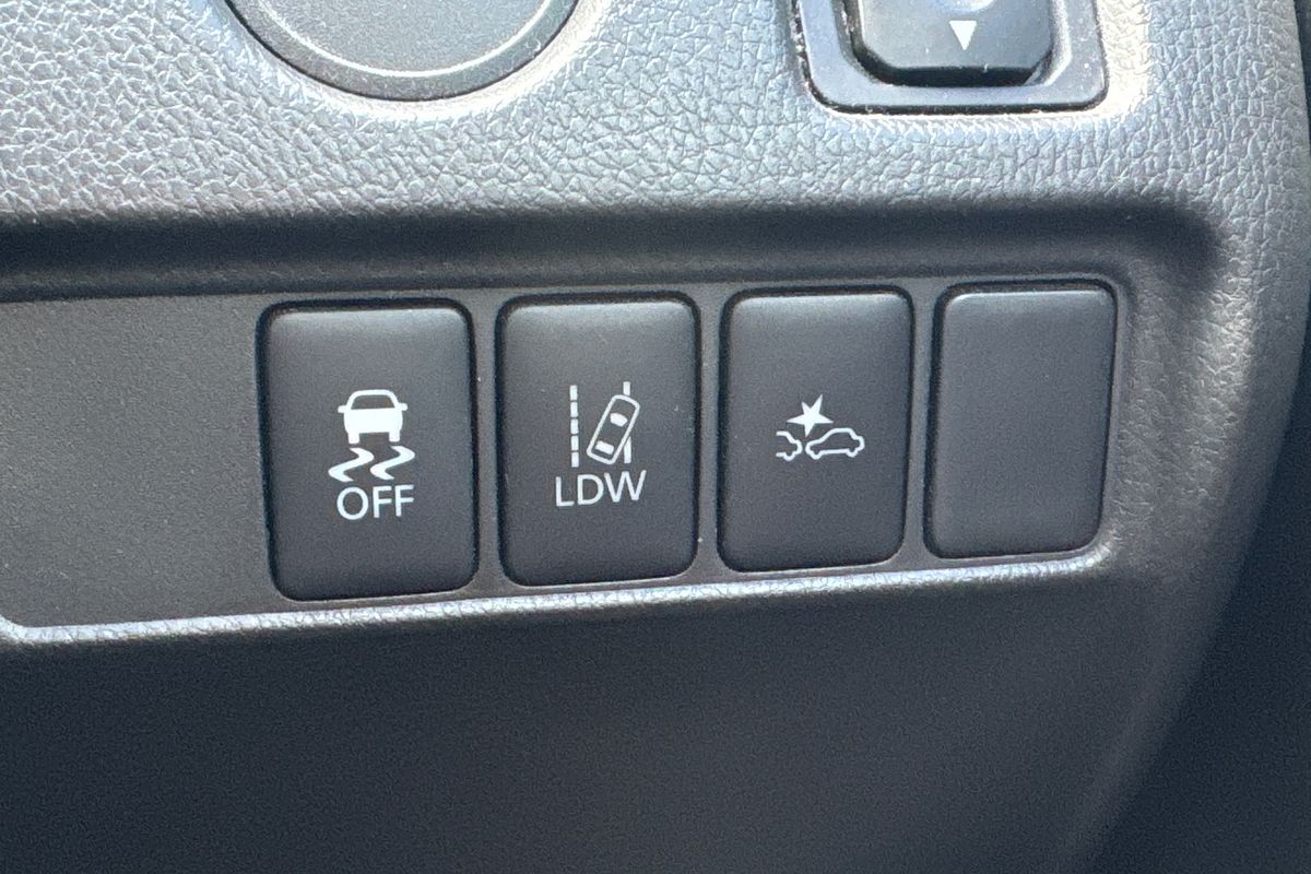 2021 Mitsubishi Triton GLX MR 4X4