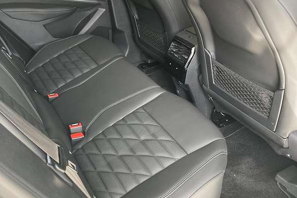 2024 Peugeot 3008 GT Premium Hybrid P64