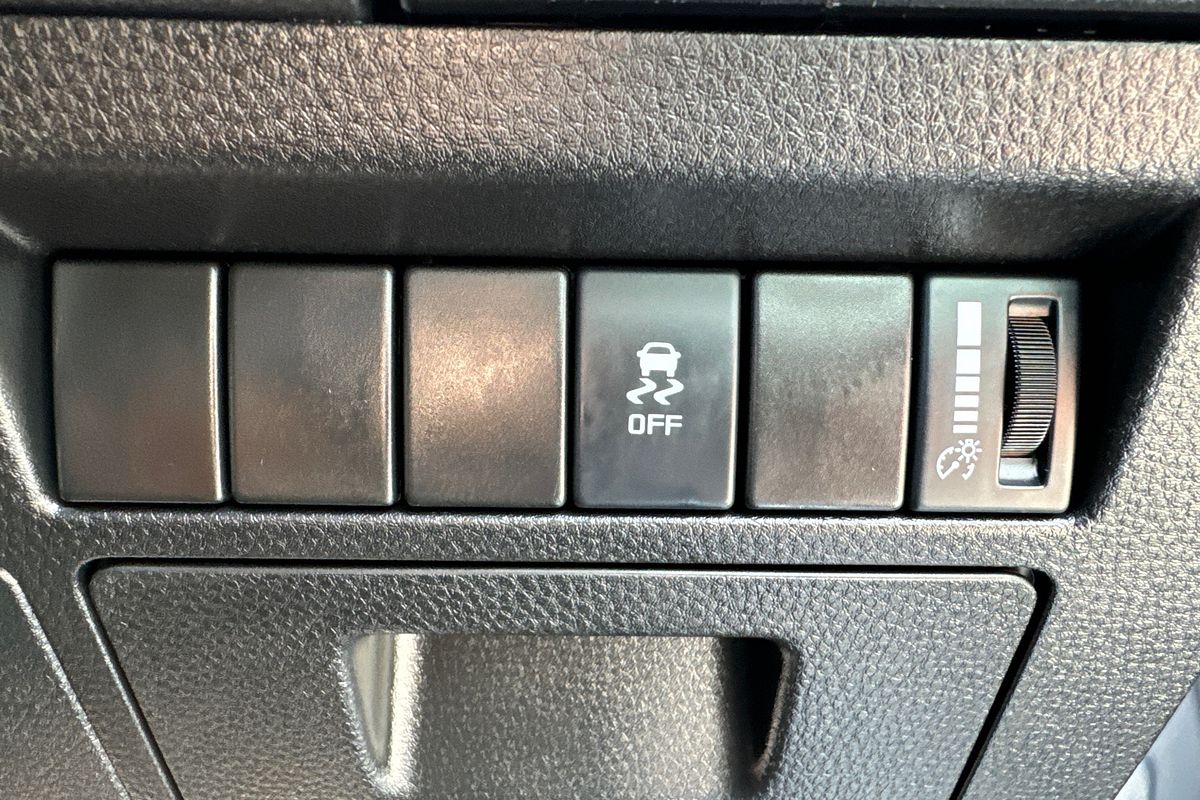 2022 Isuzu D-MAX SX High Ride Rear Wheel Drive