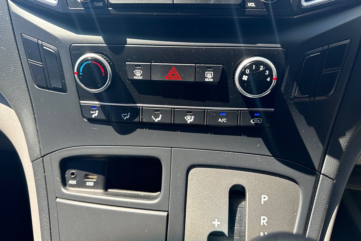 2016 Hyundai iLoad TQ3-V Series II