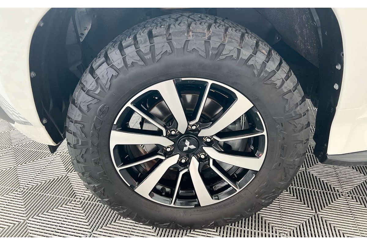 2017 Mitsubishi Pajero Sport GLS QE