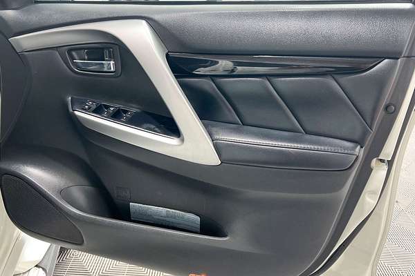 2017 Mitsubishi Pajero Sport GLS QE