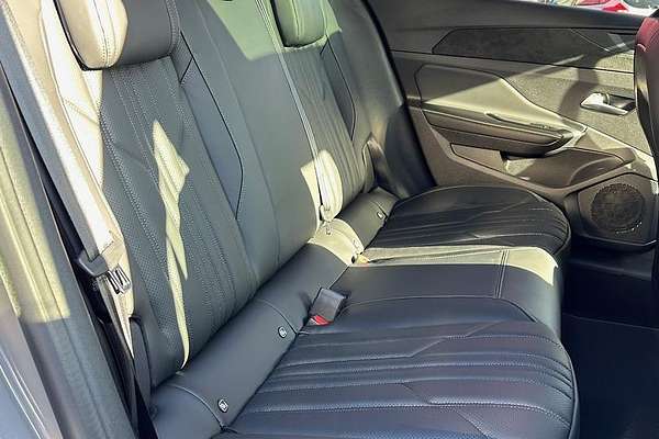 2024 Peugeot 408 GT Plug-In Hybrid P54