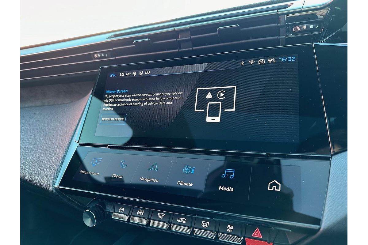2024 Peugeot 408 GT Plug-In Hybrid P54