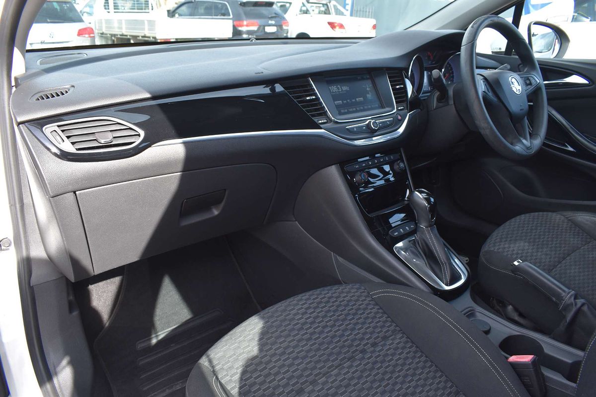 2017 Holden Astra R BK