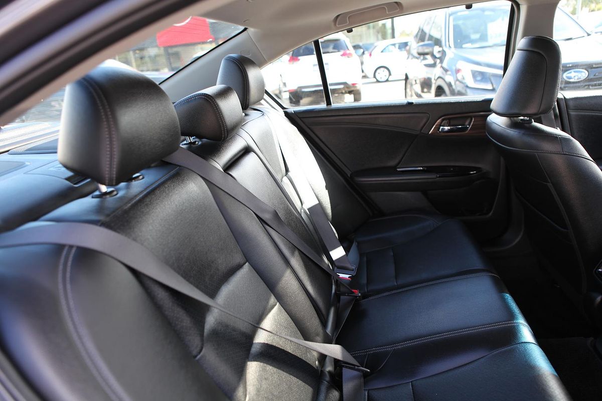 2019 Honda Accord VTi-L 9th Gen