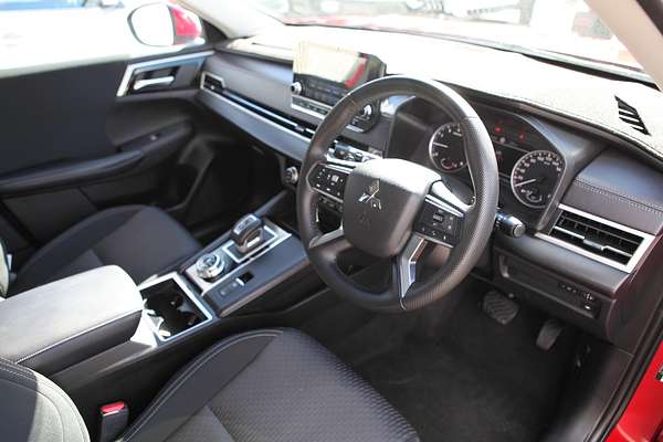 2023 Mitsubishi Outlander LS ZM