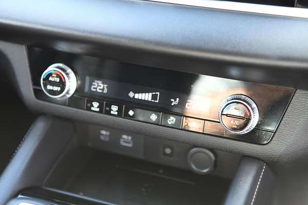 2023 Mitsubishi Outlander LS ZM