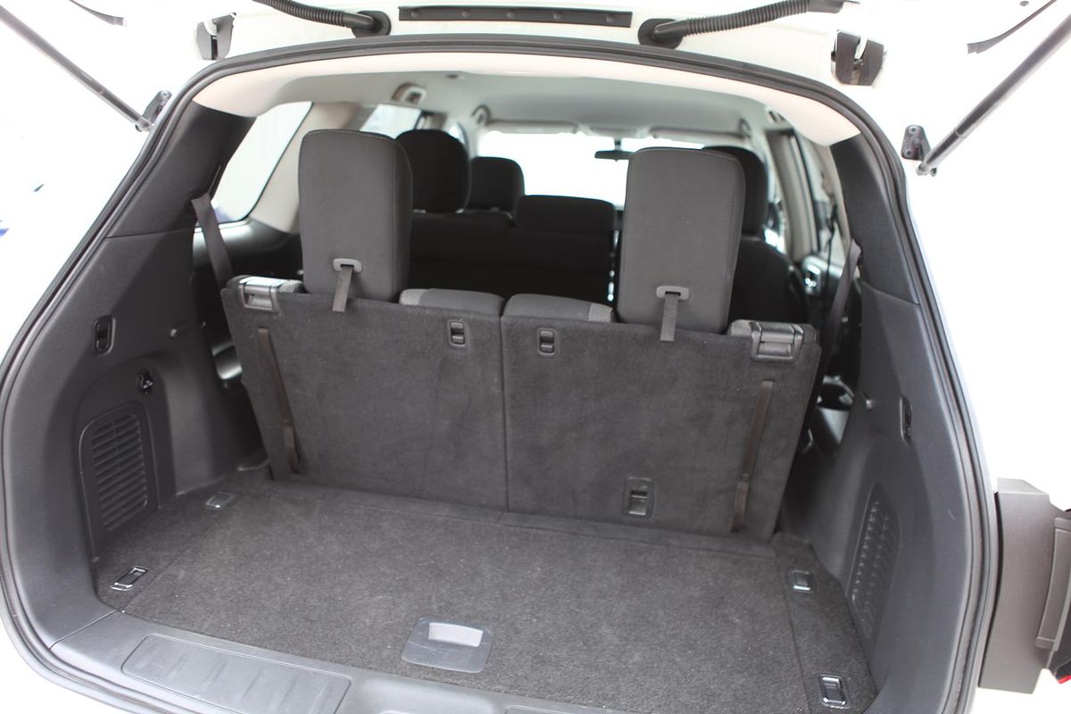 2017 Nissan Pathfinder ST R52 Series II