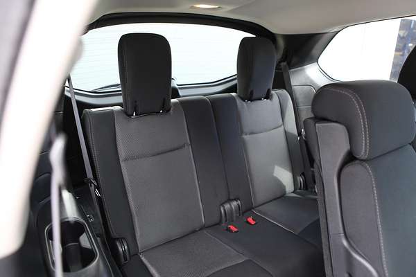2017 Nissan Pathfinder ST R52 Series II