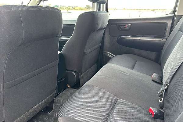 2015 Toyota Hilux SR KUN26R 4X4