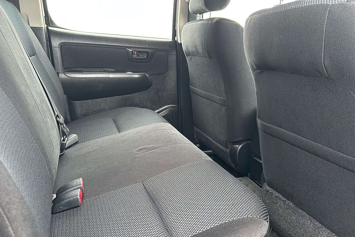 2015 Toyota Hilux SR KUN26R 4X4