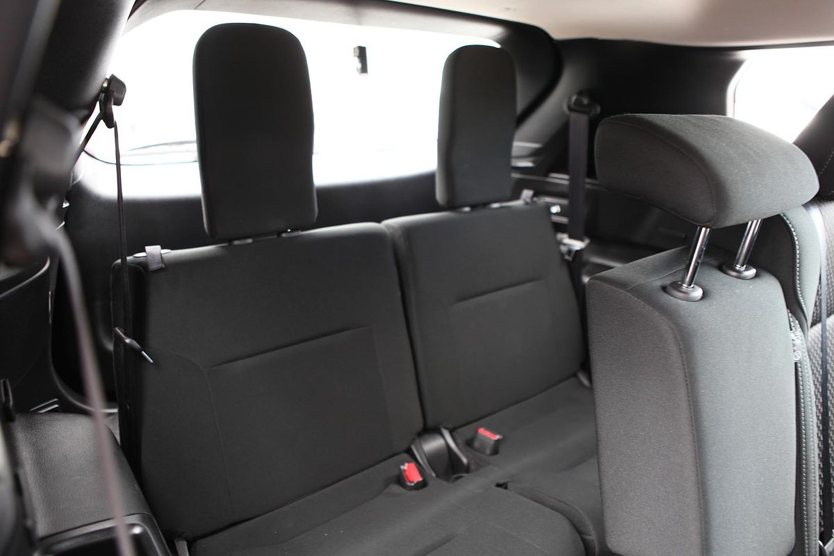 2022 Mitsubishi Outlander ES ZM