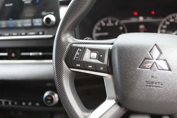 2022 Mitsubishi Outlander ES ZM