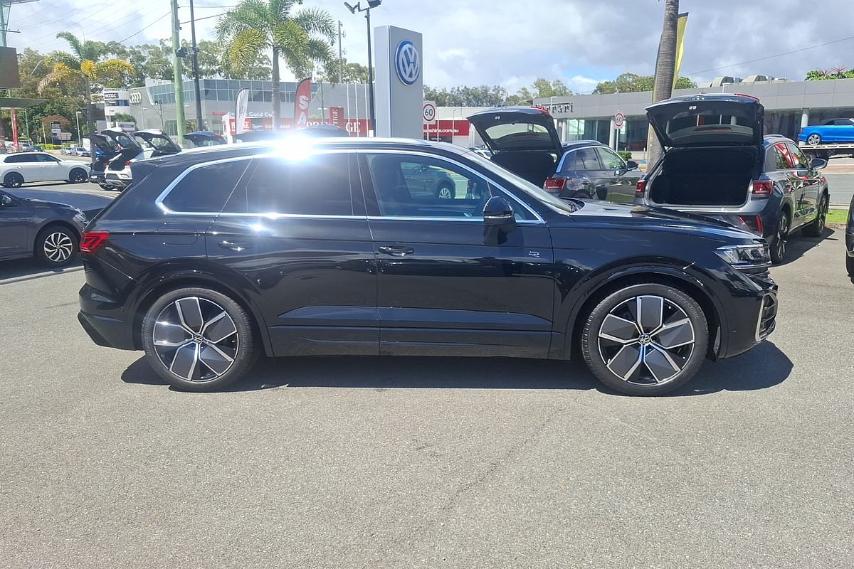 2024 Volkswagen Touareg 210TDI R-Line RC