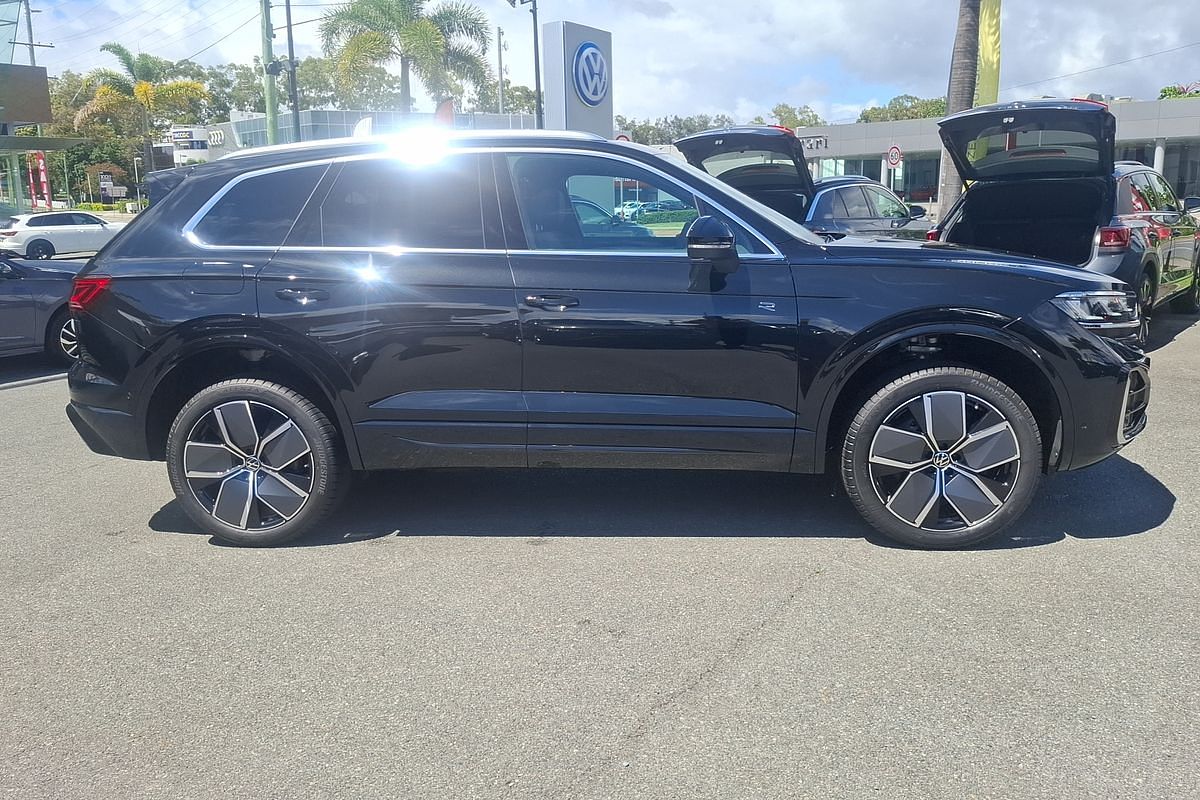 2024 Volkswagen Touareg 210TDI R-Line RC