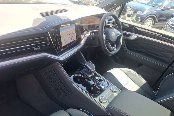 2024 Volkswagen Touareg 210TDI R-Line RC