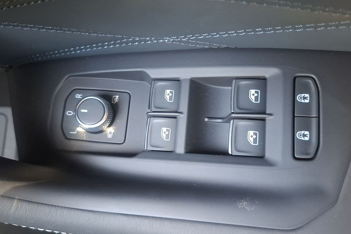 2024 Volkswagen Touareg 210TDI R-Line RC
