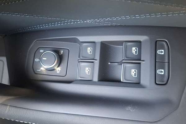 2024 Volkswagen Touareg 210TDI R-Line RC