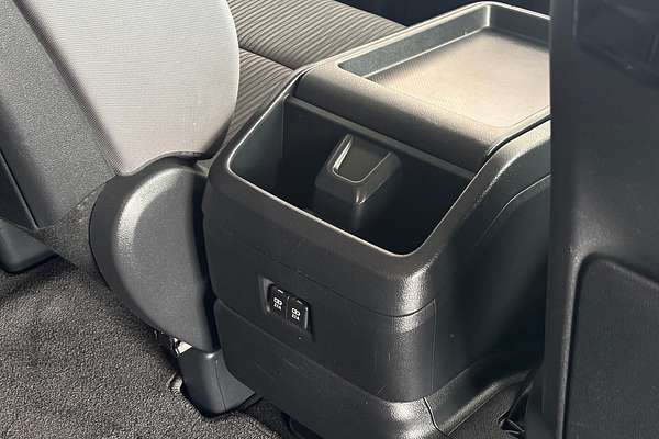 2019 Toyota Granvia GDH303R